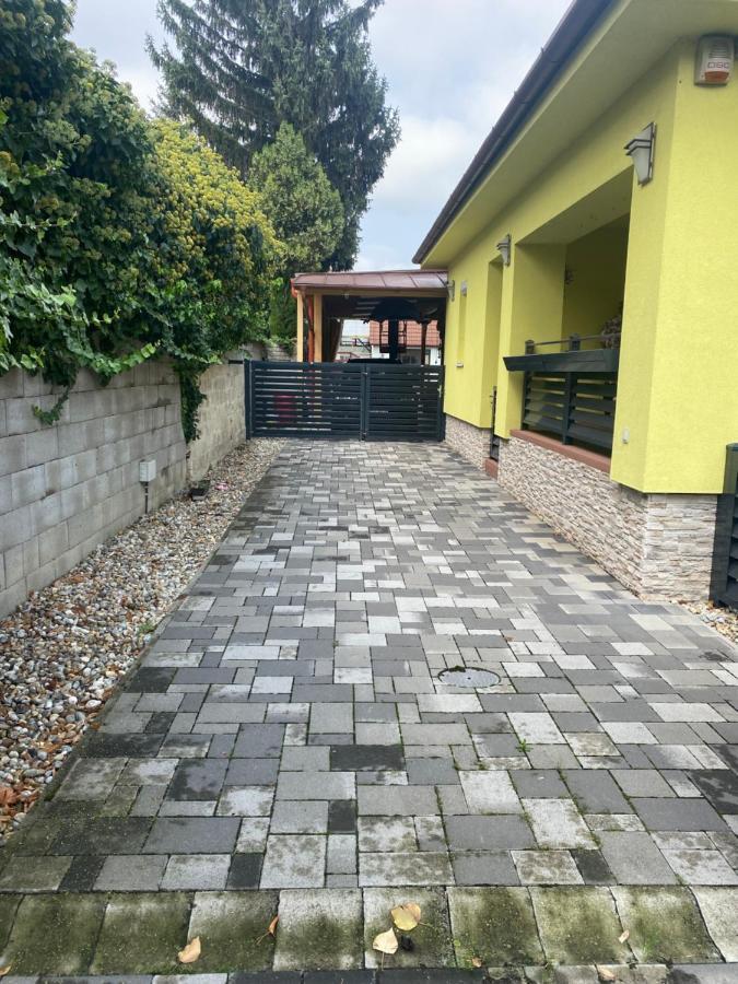 Star Street Home Mosonmagyarovar Exterior photo
